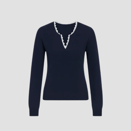 Maija | neulepusero aaltoyksityiskohdalla